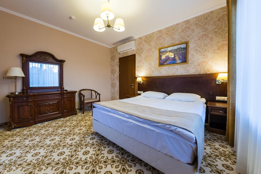 Provance Hotel Goriaczij Klucz Zewnętrze zdjęcie